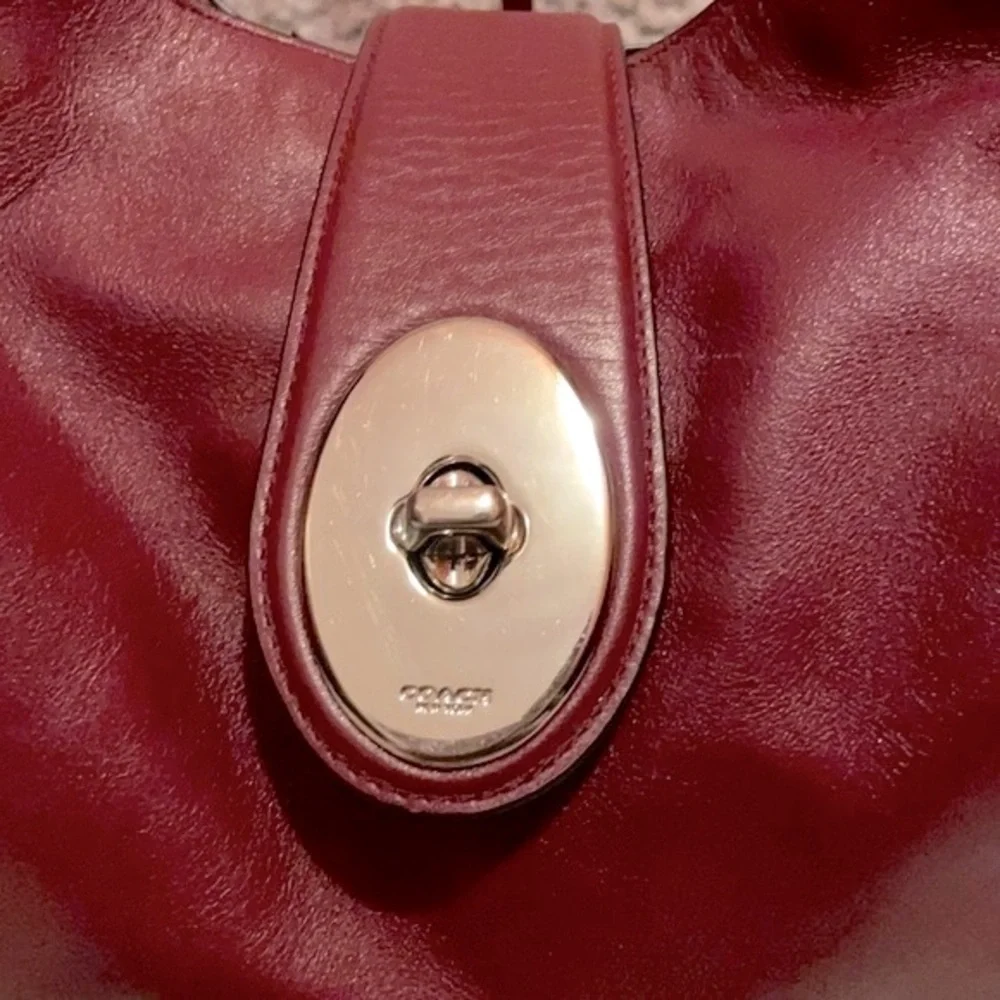 Coach Carlyle Smooth Leather Merlot Shoulder Bag Purse - Picture 3 of 13